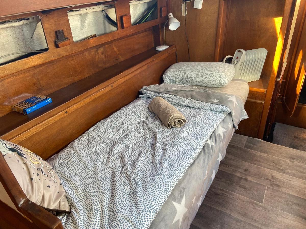 Hotel Fantastic Sailing Boat To Sleep In Barcelona Exterior foto