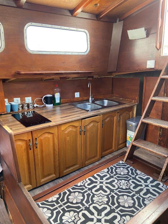 Hotel Fantastic Sailing Boat To Sleep In Barcelona Exterior foto
